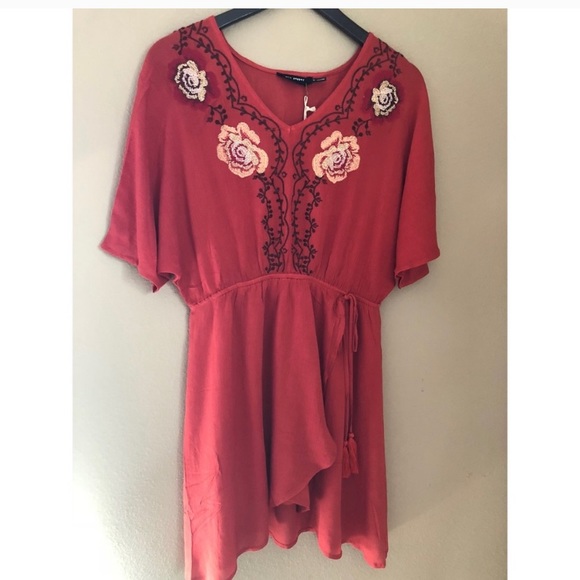 Embroidered v neck dress - Picture 2 of 3